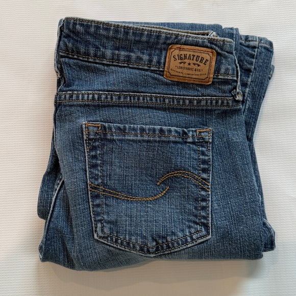 Levi's Signature Women's Light Blue Low Rise Bootcut Jeans - Picture 1 of 9